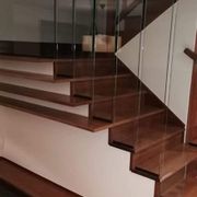Cristalerías Crespo Decoración escaleras de madera con barandilla moderna