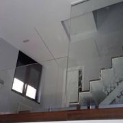 Cristalerías Crespo Decoración interior de vivienda con barandilla de cristal