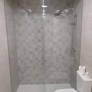 Cristalerías Crespo Decoración baño con puerta de cristal