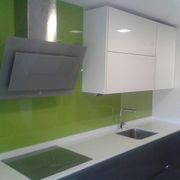 Cristalerías Crespo Decoración cocina en color verde con impresión digital